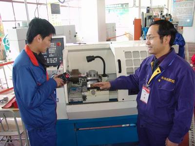 現(xiàn)代制造技術(shù)實訓(xùn)中心 引領(lǐng)未來的工程技術(shù)服務(wù)